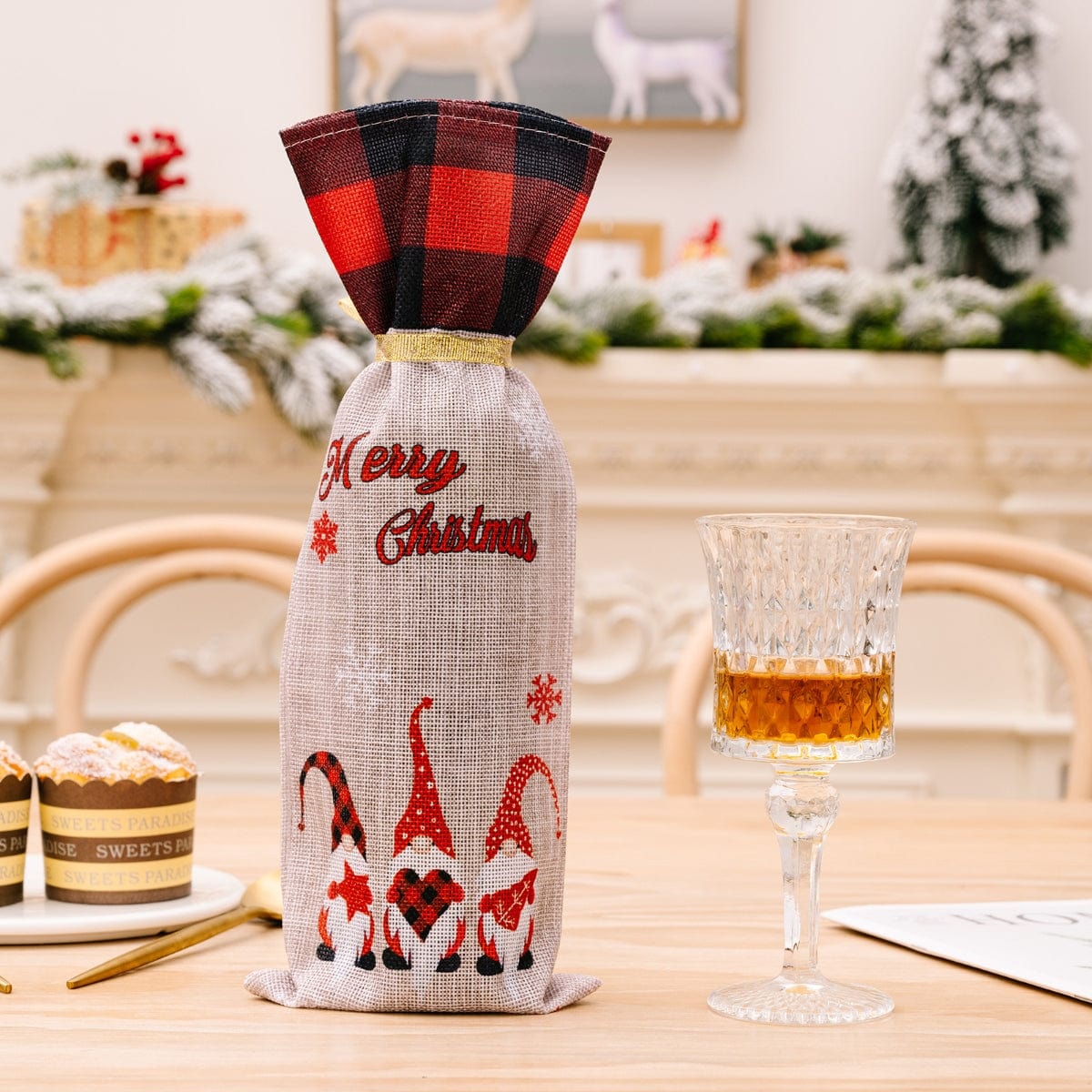 2-Piece Christmas Plaid Wine Bottle Covers - Image 2